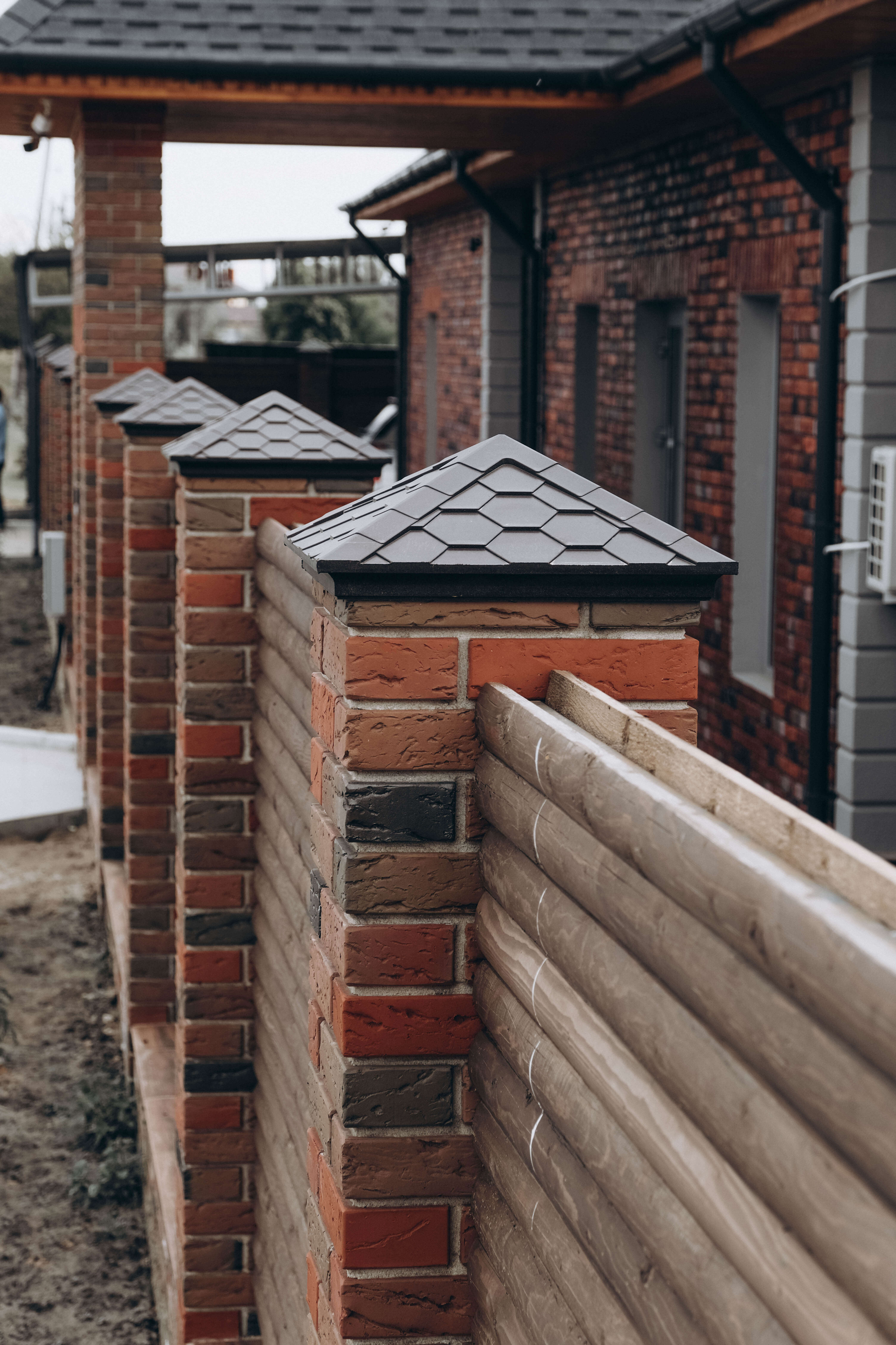 Колпак Zking Эверест Коричневый на столб 1.5х1.5 кирпича (390х390мм) в Сочи фото