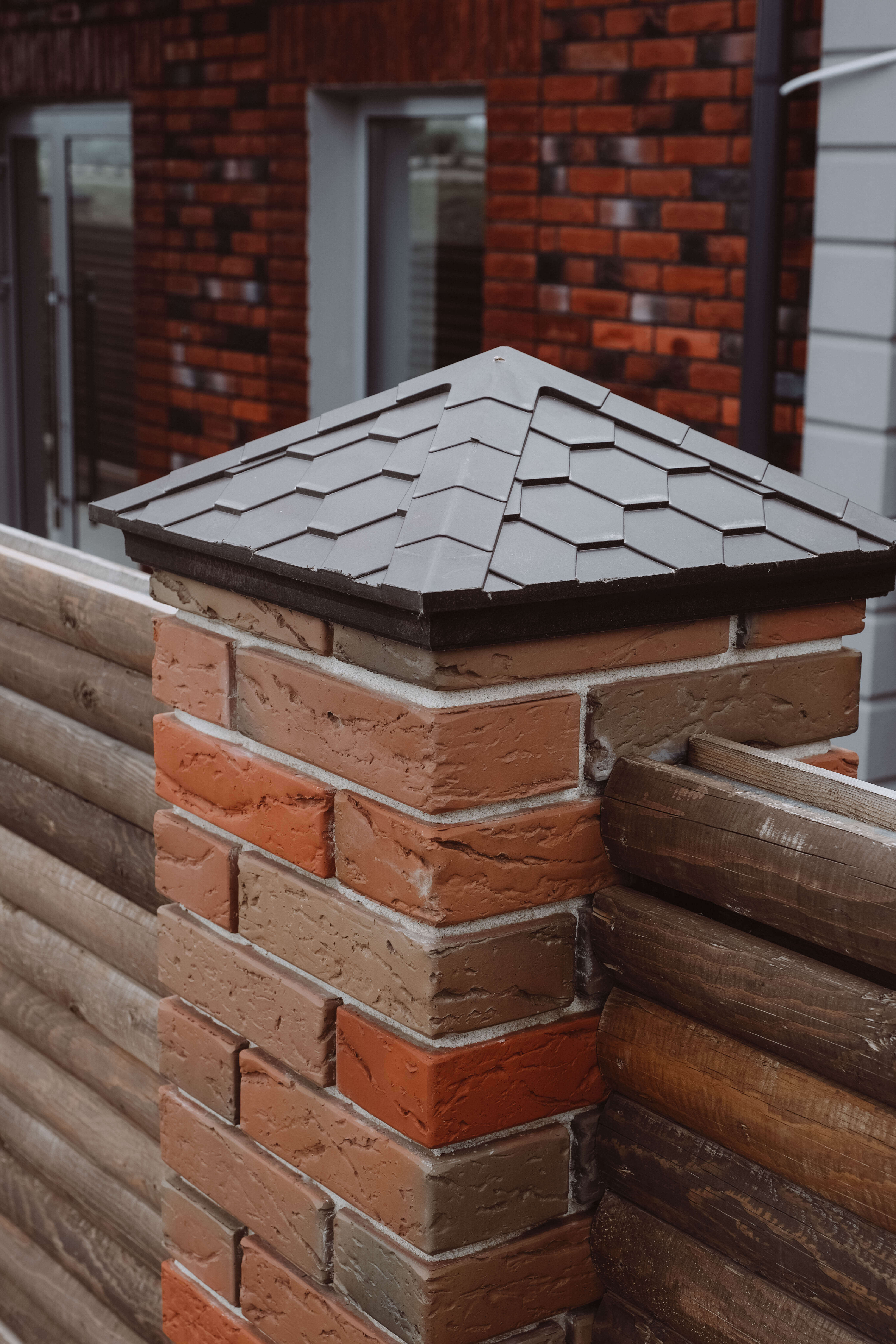 Колпак Zking Эверест Коричневый на столб 1.5х1.5 кирпича (390х390мм) в Сочи фото