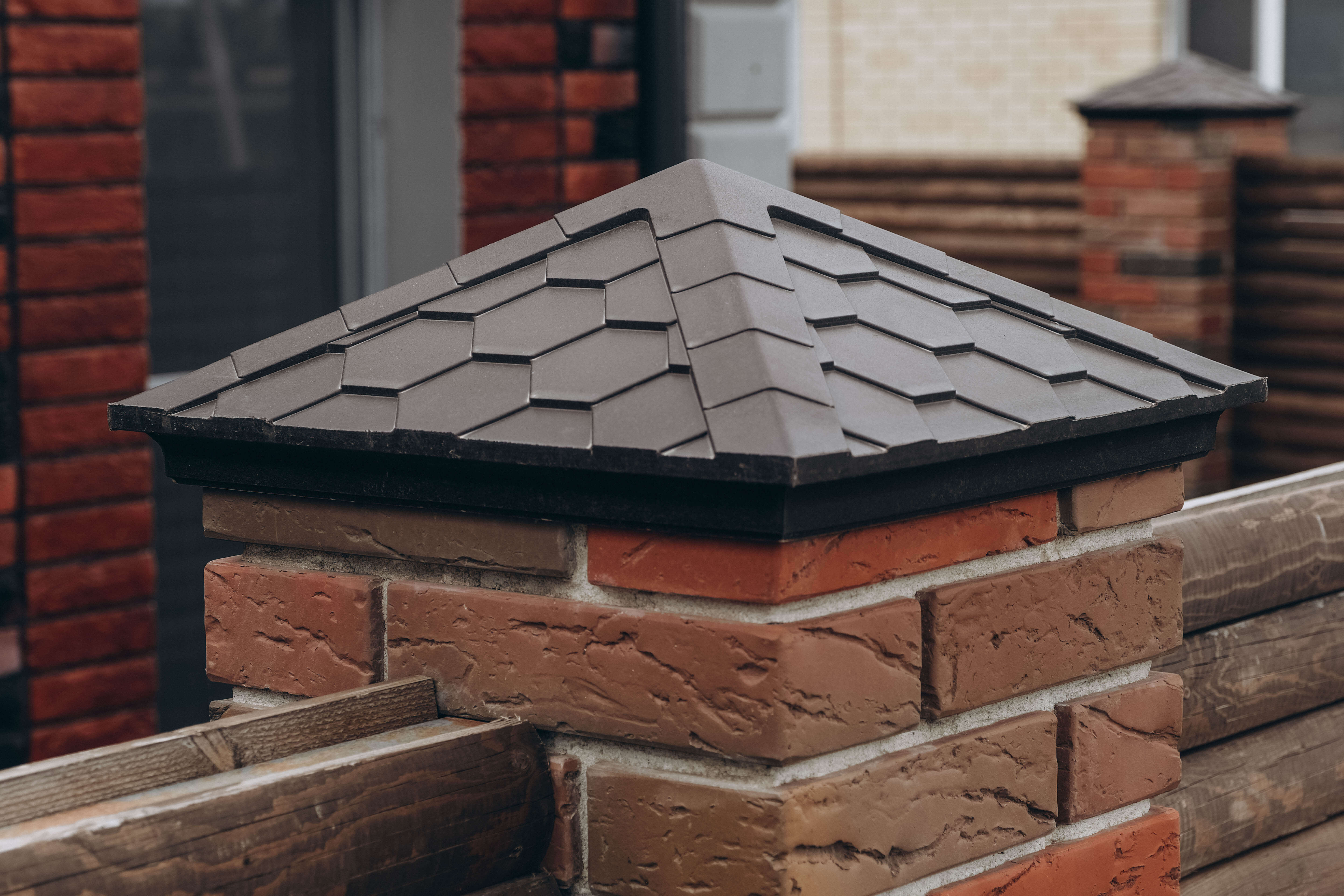 Колпак Zking Эверест Коричневый на столб 1.5х1.5 кирпича (390х390мм) в Сочи фото